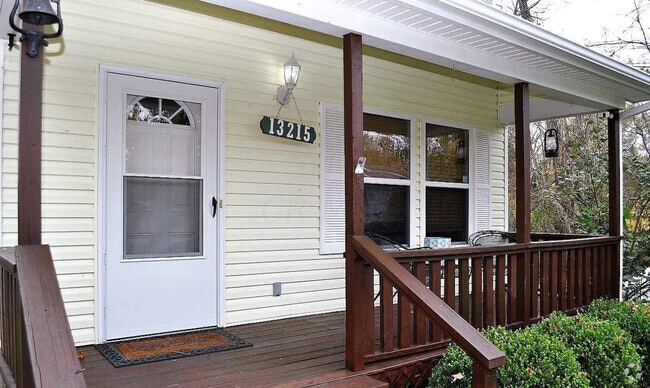 Building Photo - 13215 Elm Rd NE