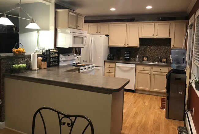 Foto del edificio - 7511 Manor Rd