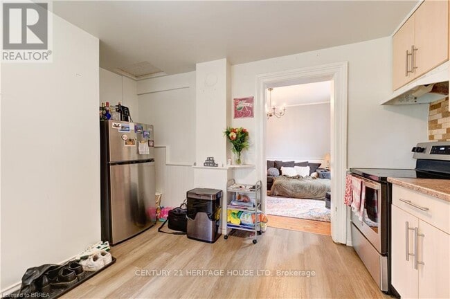 Building Photo - 174 Darling St