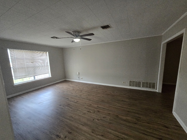 Photo - 1615 Cincinnati Ave Apartment