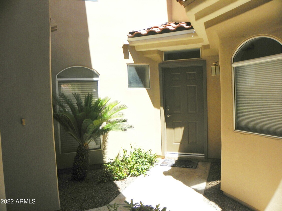 Primary Photo - 8653 E Royal Palm Rd