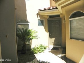 Building Photo - 8653 E Royal Palm Rd