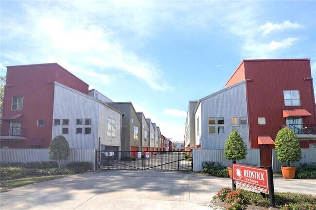 Foto del edificio - 1720 Nicholson Dr