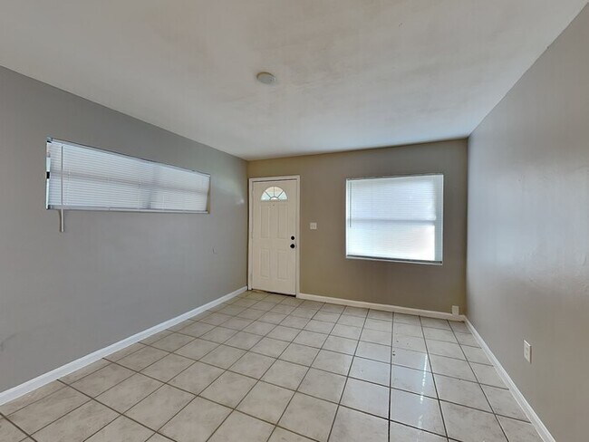 Building Photo - Beautiful Single Family Home! Coming Soon!