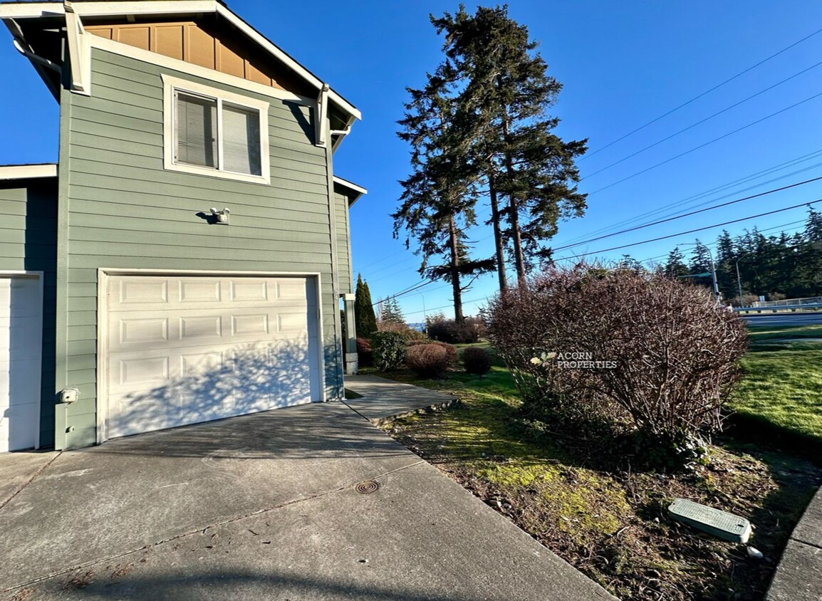 Primary Photo - 915 SW Kimball Dr