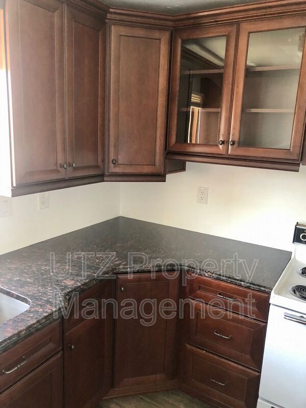 Foto del edificio - 1367 N Main St