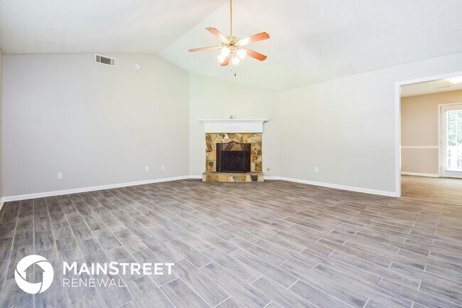 Building Photo - 714 Grove Pointe Cir