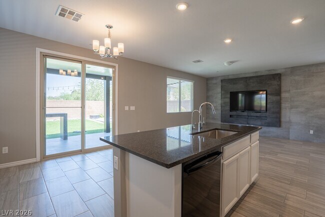Building Photo - 896 Bluebell Brook St