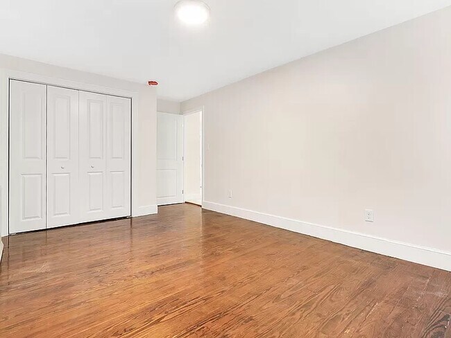 Building Photo - 41 Lotts Dr