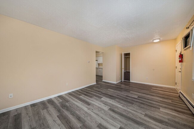 Foto del edificio - 6225 Copeland Ave