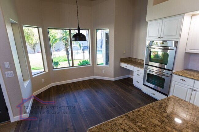 Foto del edificio - 1344 W Rockrose Way - 4 BR, 2 BA + den - A...