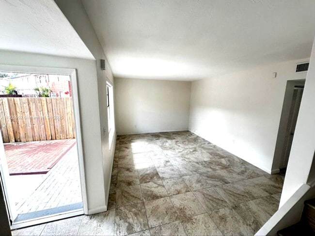 Foto del edificio - 6915 W 16th Dr