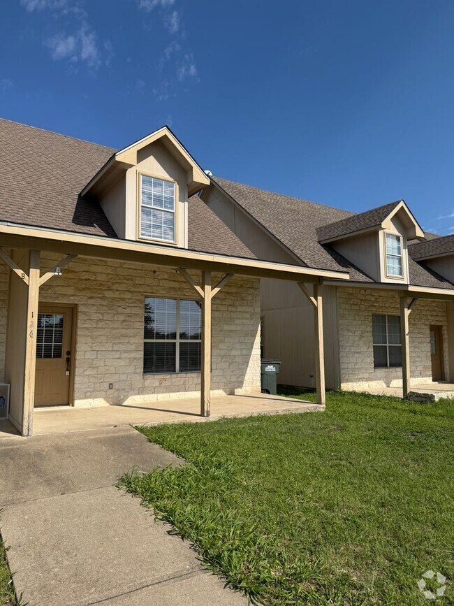 Building Photo - 126 Sandstone Dr