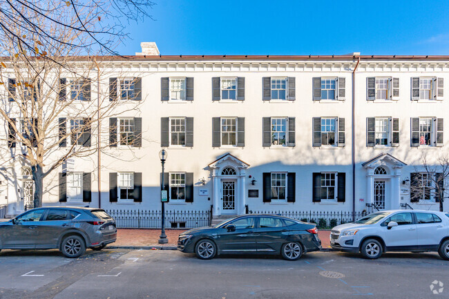 1305-1315 30th St NW - The Colonial