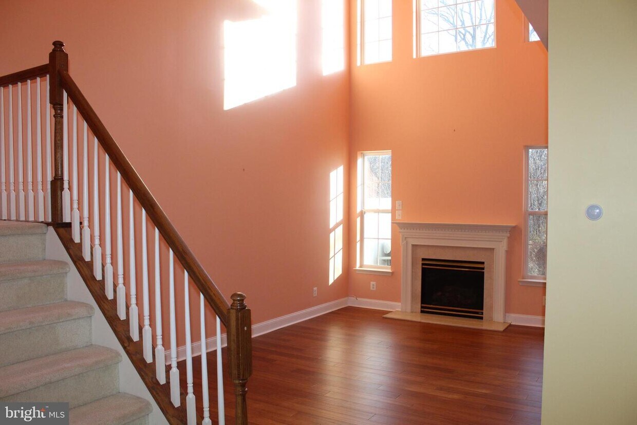 Primary Photo - 224 Starboard Way