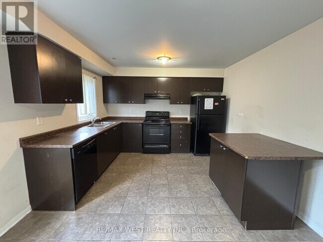 Building Photo - 53 Bevington Rd