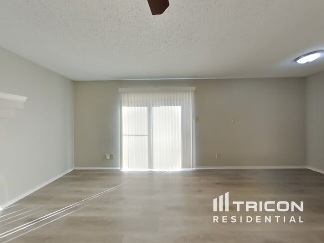 Foto del edificio - 8230 Longhorn Ridge Dr