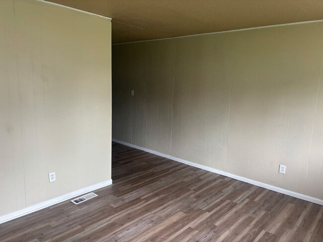 Foto del edificio - Spacious 3BD/1BA