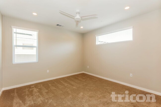 Foto del edificio - 1704 Taylor Ave