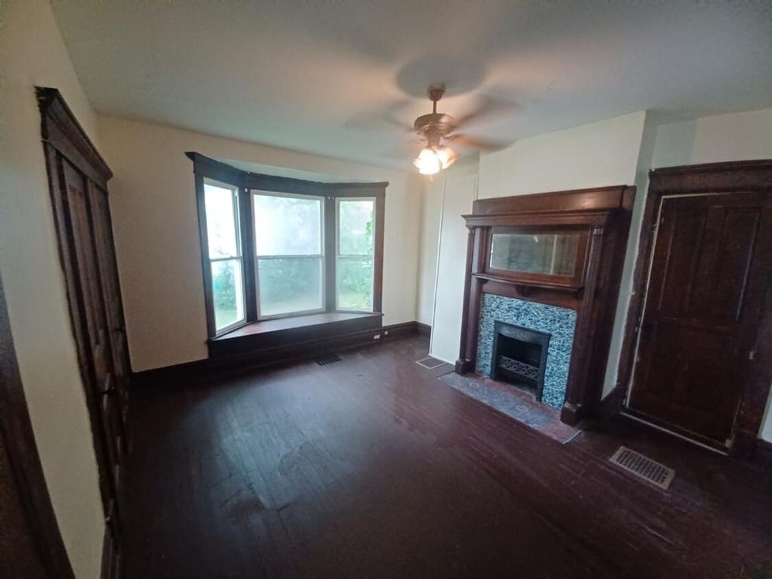 Primary Photo - 109 W National Dr