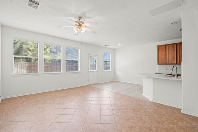 Building Photo - 35 Wickerdale Pl