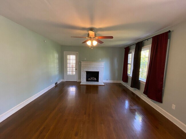 Building Photo - Spacious 4-Bedroom Home with Pool! "ASK ABOUT OUR ZERO-DEPOSIT OPTION"