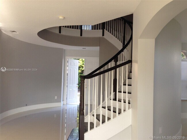 Building Photo - 6422 SW 162nd Ct