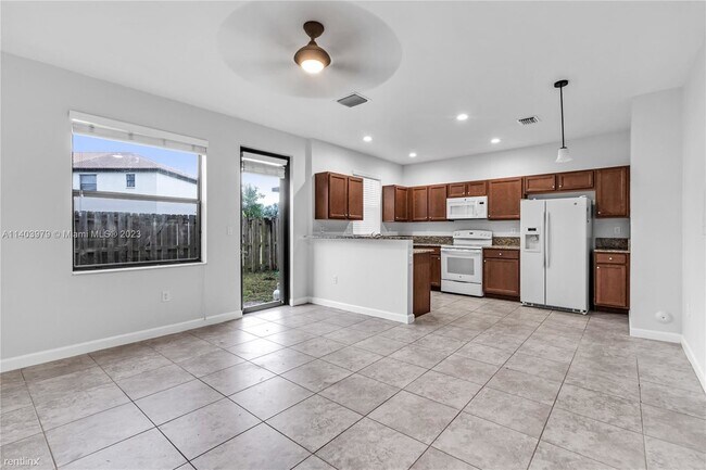 Foto del edificio - 3 br, 2.5 bath House - 11737 SW 239th St #...