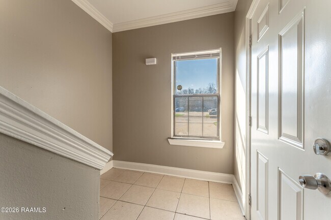 Foto del edificio - 1651 Clear Lake Ave