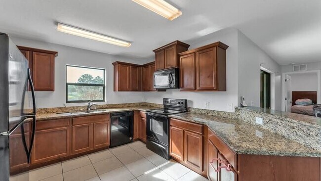 Foto del edificio - 2447 Torrens Dr