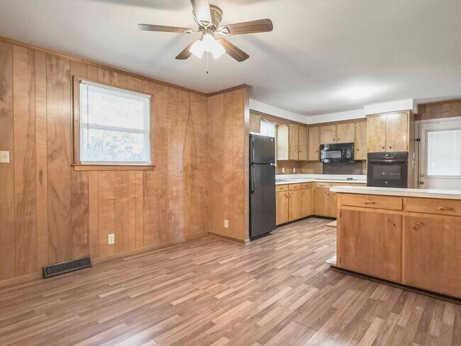 Foto del edificio - 1641 Vista Ln