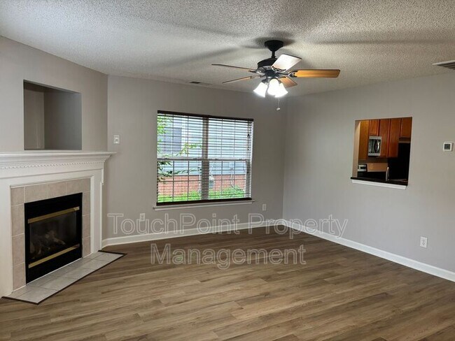 Foto del edificio - 2032 Beckwith Ln