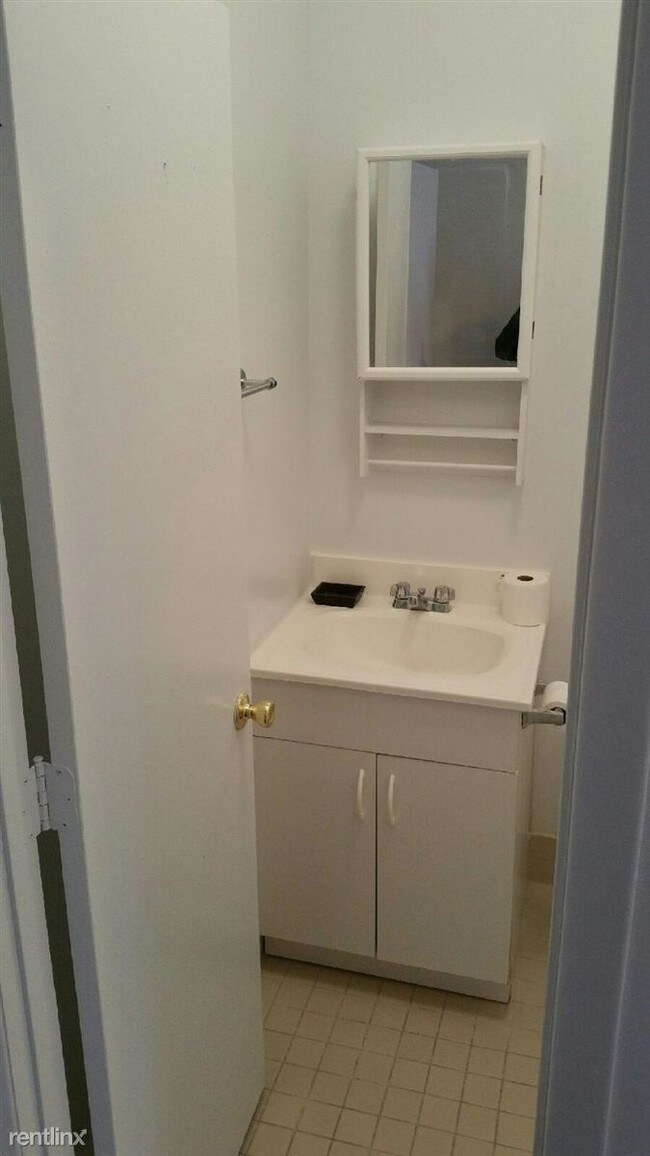 Foto del edificio - 2 br, 1.5 bath  - 5700 Mosholu Ave