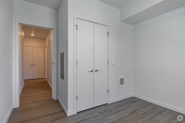 2BR, 1.5BA - 813SF - The Robert