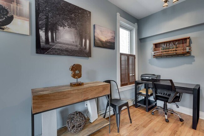 Foto del edificio - 2125 N. Winchester-