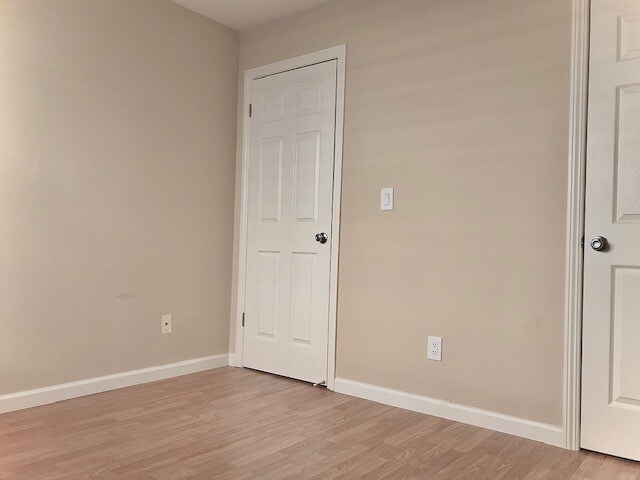 Building Photo - 2231 Woodhill Dr