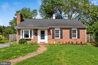 Building Photo - 1317 Cedarwood Dr