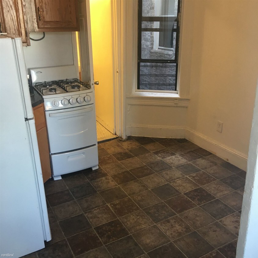 Primary Photo - 1055 Saint Johns Pl