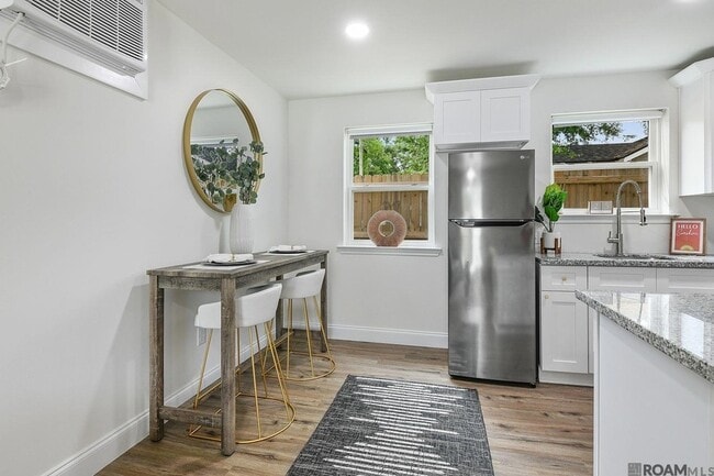 Building Photo - 210 Centerville St NE