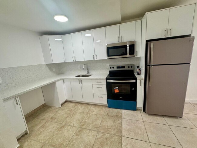Foto del edificio - 2441 NW 13th St