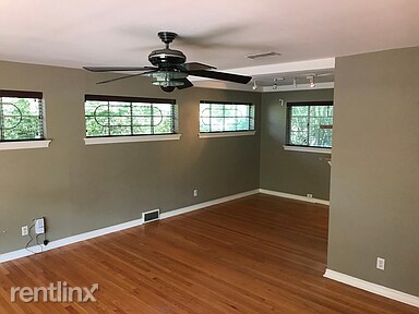 Foto del edificio - 3 br, 2 bath House - 9946 Gooding Drive