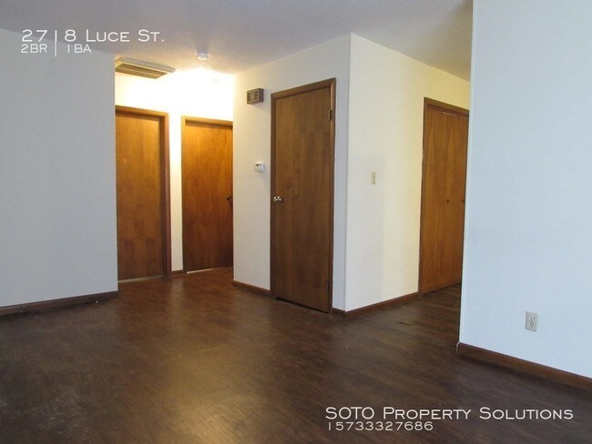Building Photo - 2BD/1BD Pet Friendly Duplex