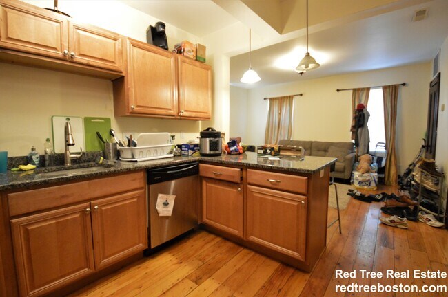 Building Photo - 10 Smythe St