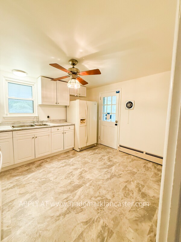 Foto del edificio - 738 Irwin Ct