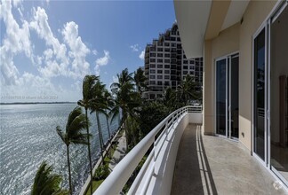 Building Photo - 808 Brickell Key Dr