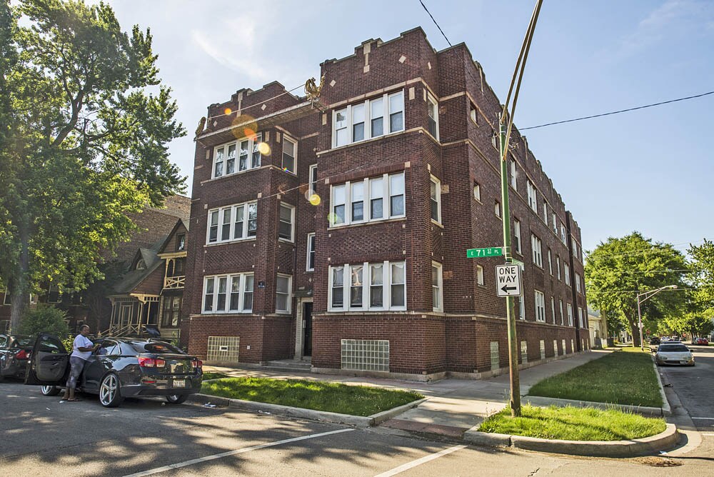 7135 S Blackstone Apartments in Chicago, IL