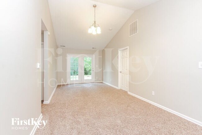 Building Photo - 4930 W Troy Ave