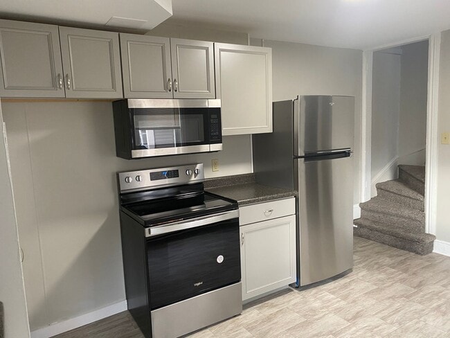 Building Photo - 430 S Queen St