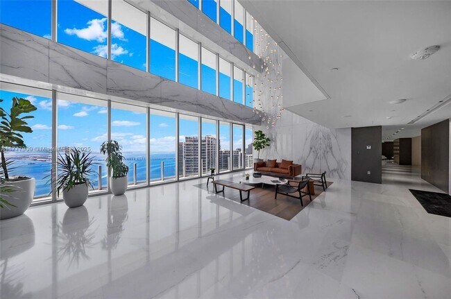 Foto del edificio - 300 Biscayne Boulevard Way