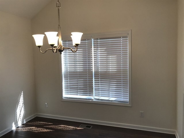 Foto del edificio - 123 Imperial Dr